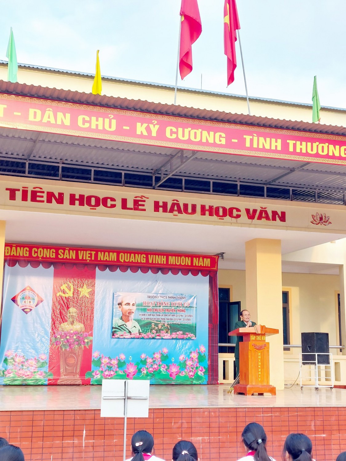 TỔ CHỨC NÓI CHUYỆN TRUYỀN THỐNG CHO HỌC SINH TRƯỜNG THCS THỊNH THÀNH
